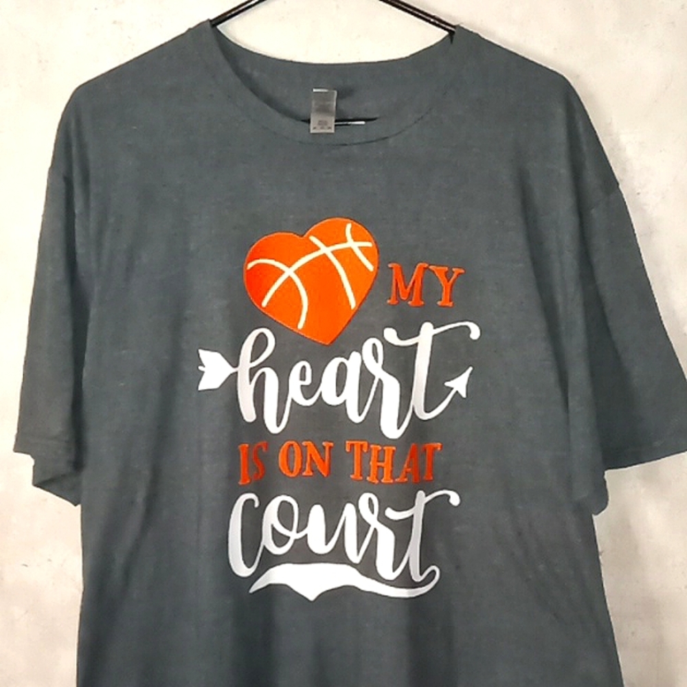 Graphic Tee, Basketball supporter, size 2XL, Pre loved condition